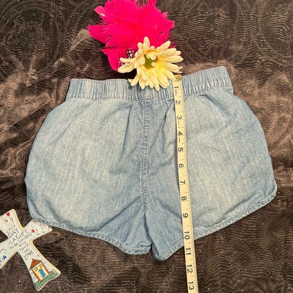 EUC Lucky Brand Girls Pull On Jean Shorts, Sz S/7, Light Wash - Picture 3 of 6